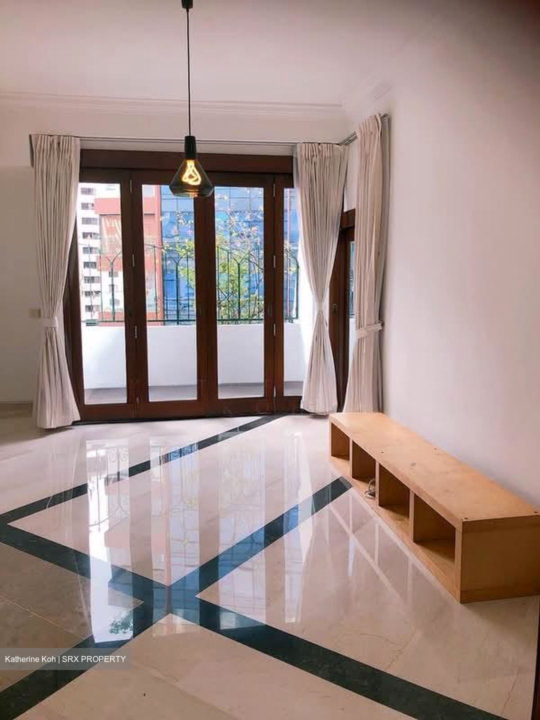 Elizabeth Heights (D9), Condominium #586111701